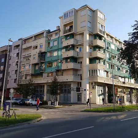 アパート Gea 39 ノヴィ・サド